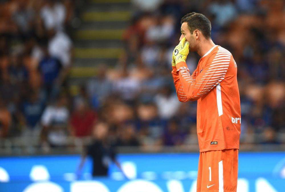 Al 20' doppia occasione per il Napoli: Handanovic salva prima su Callejon e poi su Mertens