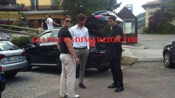 FOTO - Sky, Napoli scatenato: incontro a Dimaro con l'entourage di Jackson Martinez!