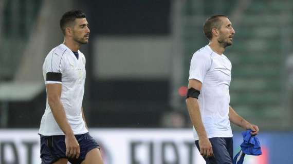 Italia, vittoria per 3-1 su Israele ma quanta sofferenza! Disastroso Chiellini, errori ed espulsione