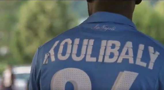 VIDEO - Koulibaly accolto in patria da bimbi in maglia azzurra: "Momento indimenticabile!"