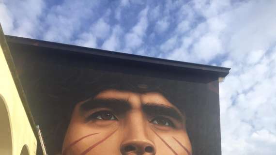 FOTO - Nuovo murales Maradona a Quarto: quasi completata l'opera di Jorit 
