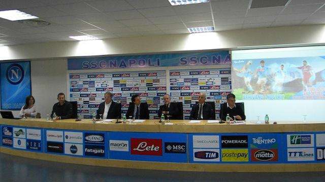 De Laurentiis: "Modulo? Il nuovo allenatore deve convincermi solo per le p...."