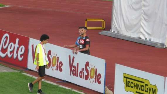 FOTO TN - Ghoulam assiste all'allenamento: si rivede sul campo l'algerino che sta recuperando dall'infortunio