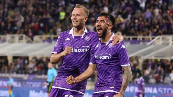 VIDEO - La Fiorentina stende 5-1 il Sassuolo ed aggancia il Napoli: highlights
