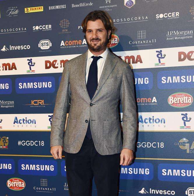 Momenti di paura per l'agente Davide Lippi: aggressione a Milano con botte e minacce di morte