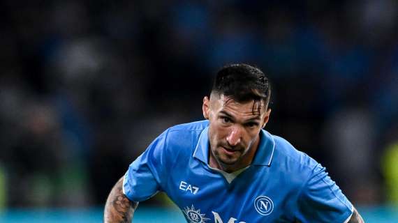 Primo cambio per il Napoli: fuori Politano ammonito