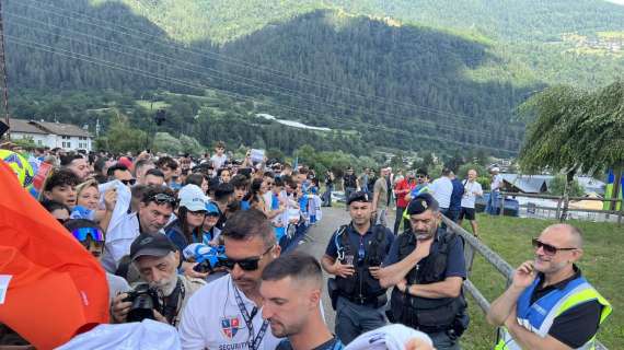 FOTO - Politano, Demme e Contini firmano gli autografi: acclamatissimo l'ex Inter