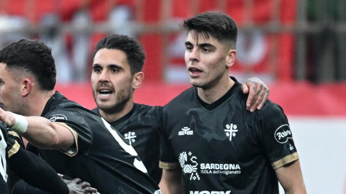 Rimonta Cagliari al Bentegodi: da 0-2 a 2-2, Verona beffato al 92'