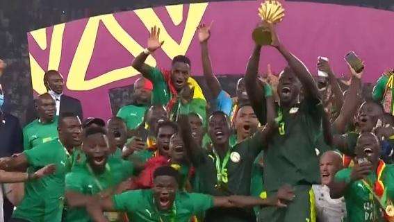 VIDEO - “Magnifico”, Koulibaly si gode la festa in Senegal dopo la vittoria in Coppa d’Africa