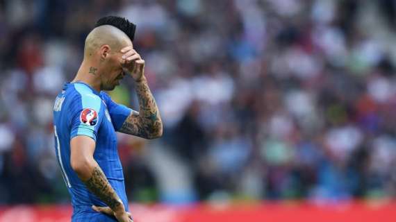 Euro 2020, prima sconfitta per la Slovacchia: gara nervosa con nove ammoniti, beccato anche Hamsik