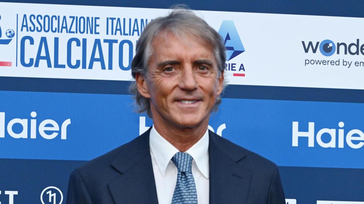 Italia, Mancini: "Vittorie e gioco le medicine! Dovremo portare la gente dalla nostra parte"