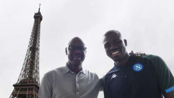 FOTO - Thuram incontra il suo vecchio allenatore Ancelotti e il suo "erede" Koulibaly 