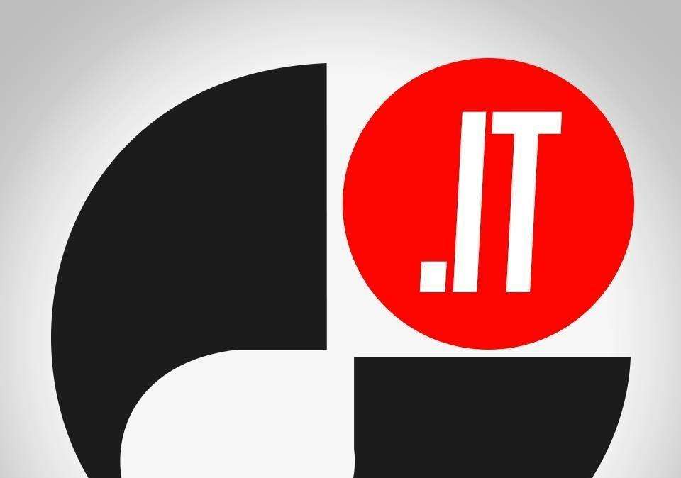 Vergogna durante Puteolana-Giugliano, aggressione alla troupe di Teleclubitalia: “Ci siamo sentiti sequestrati"