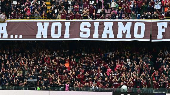 Salernitana in crisi e i tifosi protestano: "La società investa o vada via!"