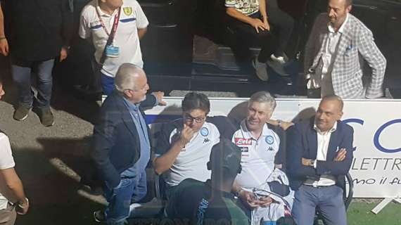 FOTO TN - Anche ADL e Koulibaly con Ancelotti: sorrisi e battute tra il difensore e il mister azzurro