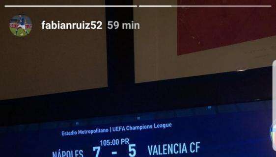 FOTO - Fabiàn sfida Soler del Valencia alla Play Station, l'azzurro chiede scusa per il risultato...