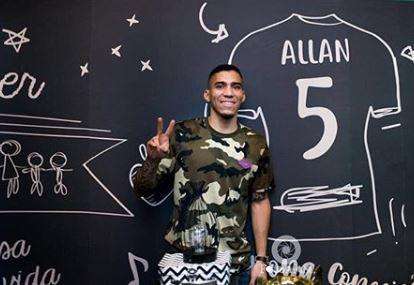 FOTO - Allan emozionato per il suo compleanno: "Mi sono sentito speciale, grazie a tutti!"