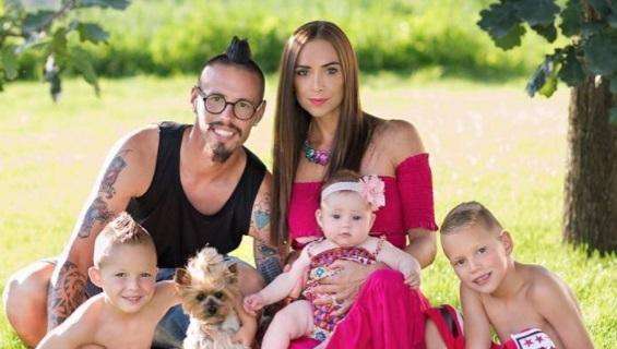 FOTO - Tenero quadretto familiare per Hamsik: il capitano modifica il suo look...