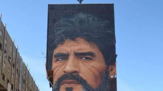 FOTO - Maradona ringrazia Jorit: "Grazie Napoli! Vi spiego il senso dei segni rossi sul viso..."