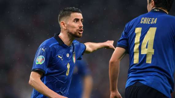 FOTO - Jorginho vince il UEFA Men's Player of the Year: i complimenti del Napoli sui social 