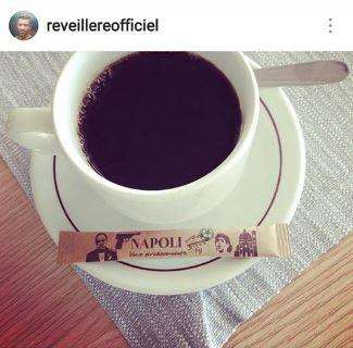 FOTO - Reveillere non dimentica Napoli: "Ecco cosa ho trovato prendendo il mio caffè!"