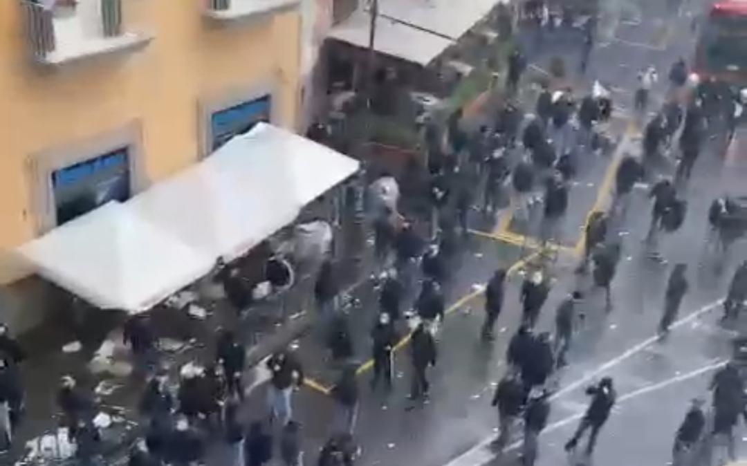 Dalla Germania, Bild: "500 tifosi dell'Eintracht in viaggio per Napoli"