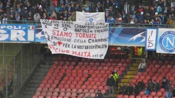 FOTO - Da Napoli-Spal a Napoli-Chelsea, striscione nei Distinti