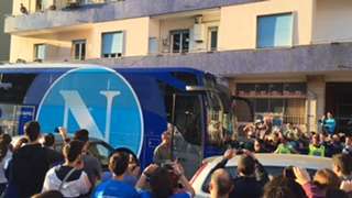 VIDEO - Napoli arrivato al Franchi accolto dal coro dei tifosi azzurri: "Devi vincere!"