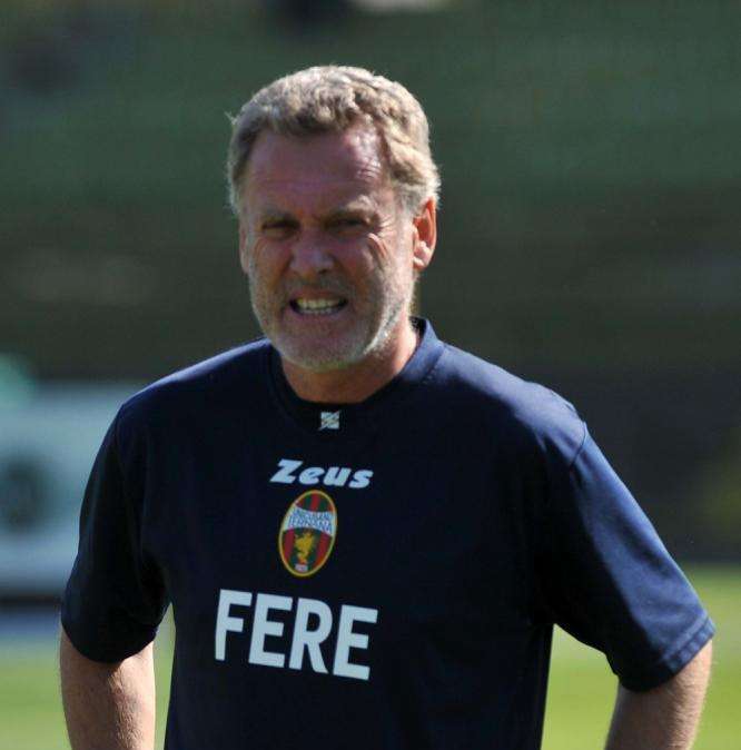 Casertana, il neo allenatore Pochesci a sorpresa: "Spalletti e Mancini non hanno la mia esperienza in panchina"