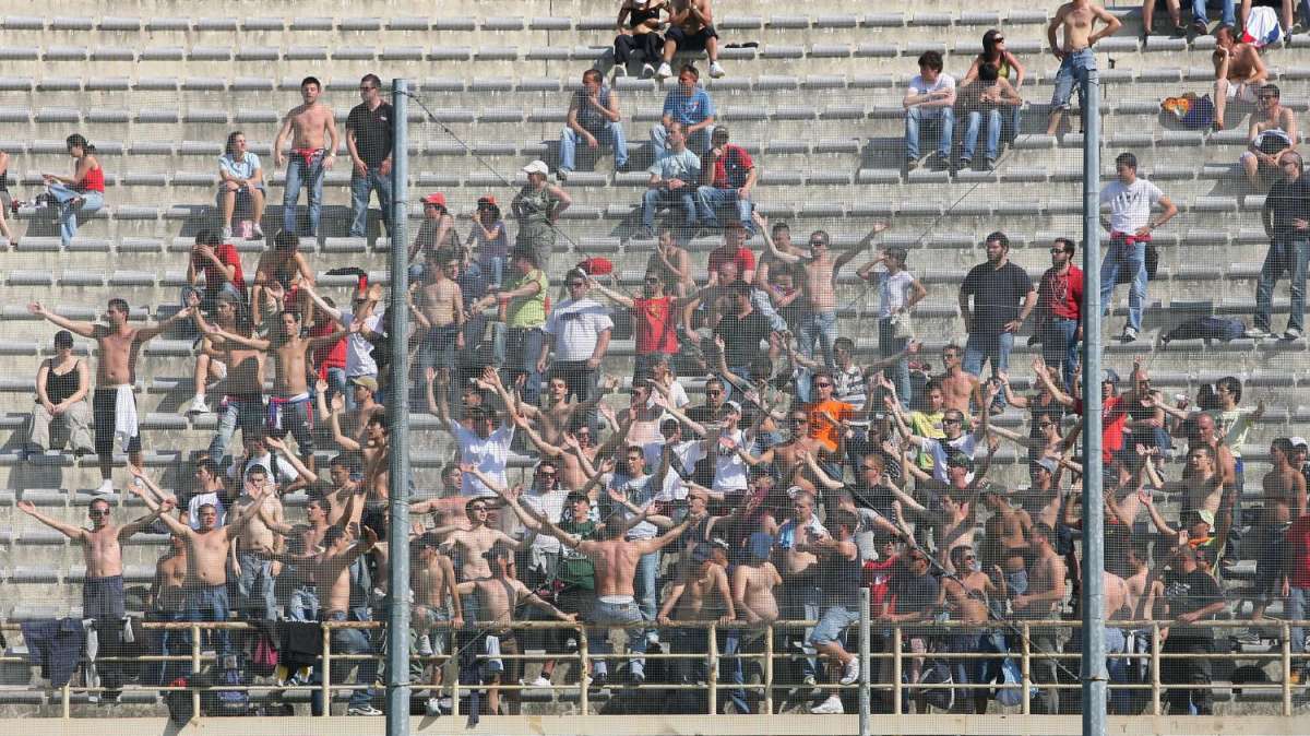 Cagliari, 5mila euro di ammenda per cori insultanti (razzisti?)