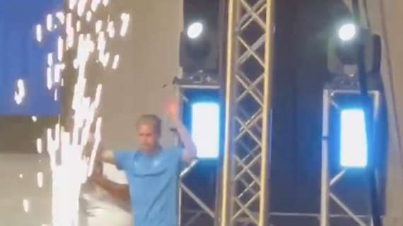 De Bruyne presentato a Castel di Sangro: che ovazione del pubblico!