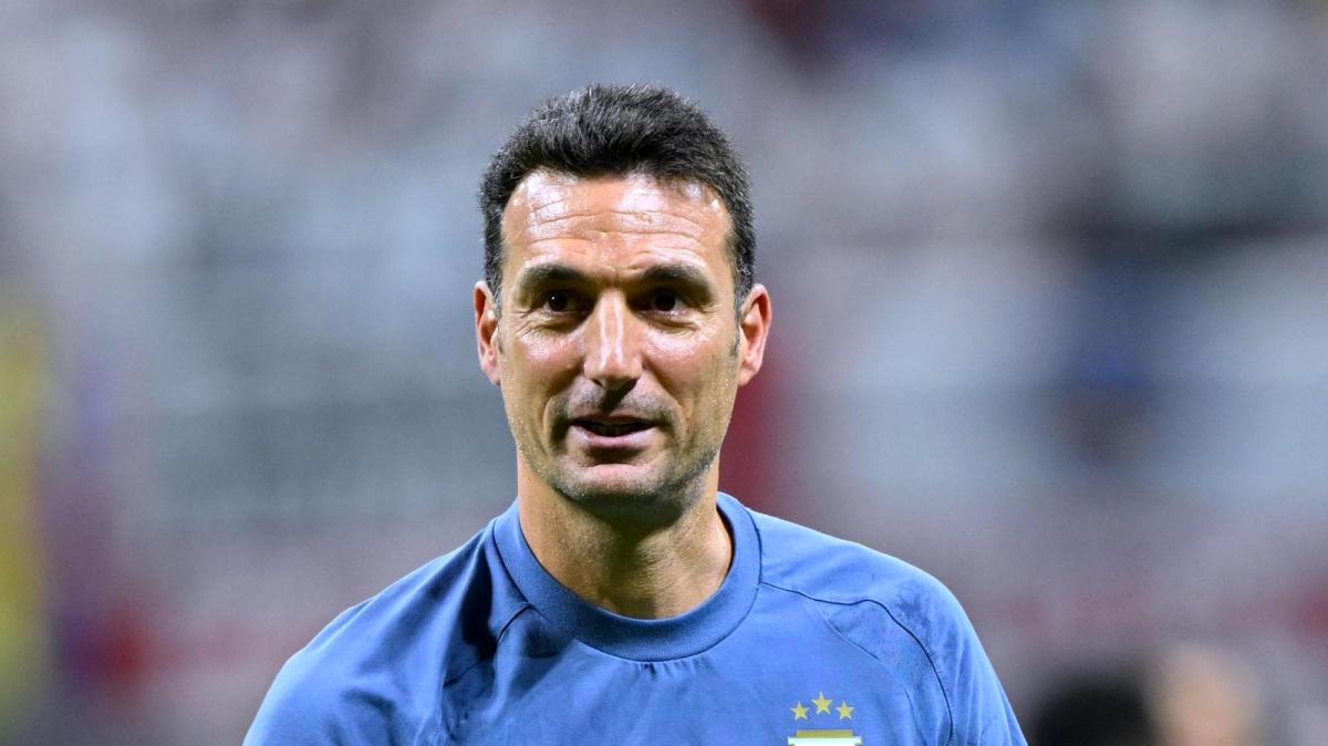 Argentina, cresce l'attesa per l'addio di Messi alla nazionale. Scaloni: “Sarà difficile non piangere”