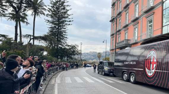 VIDEO - Milan arrivato in hotel a Napoli: recuperato Ibrahimovic, applausi per lui