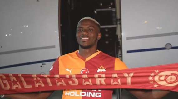 Osimhen è atterrato a Istanbul! Ora la firma col Galatasaray