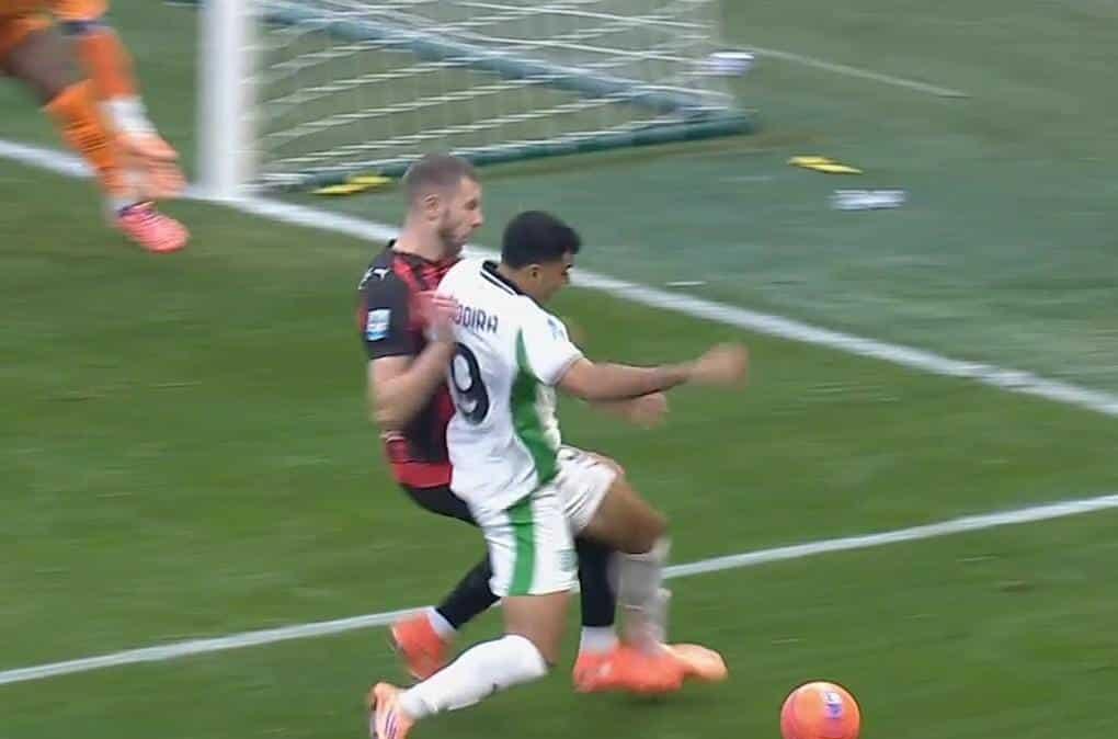 Milan fermato a San Siro! Il Sassuolo sfiora il colpaccio: palo e rigore negato nel finale