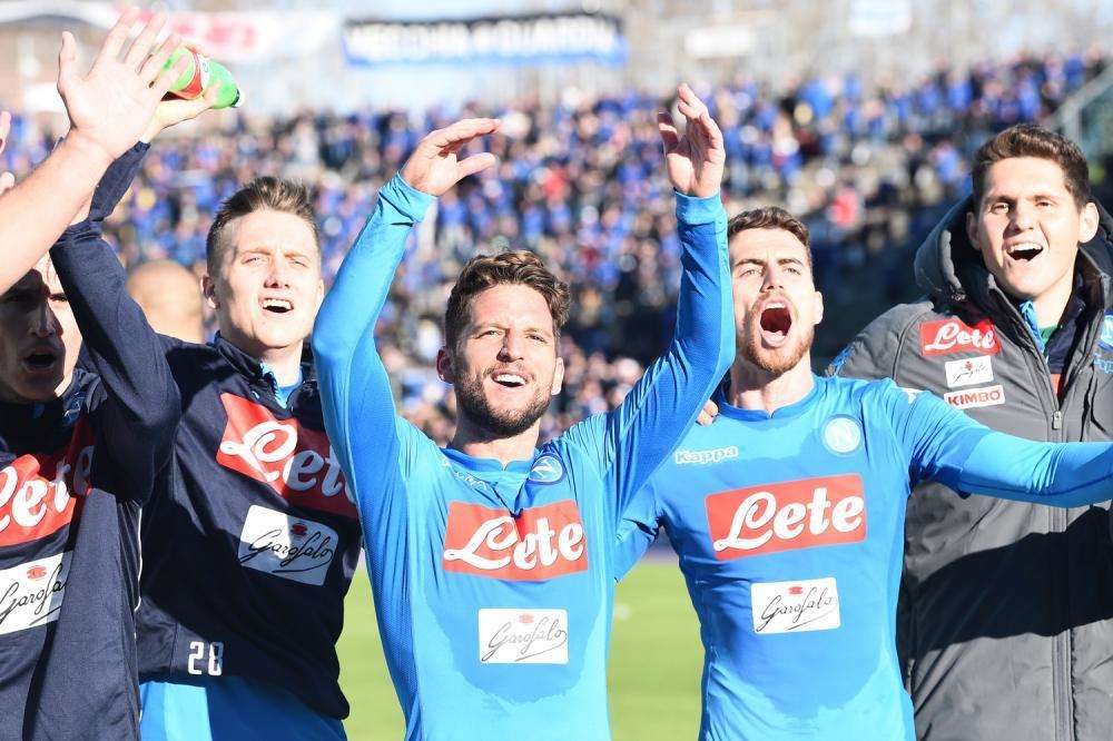 Ti lascio un Post-it - Il fottere è materia bianconera, il passo falso di Younes, la lezione al Sassuolo ed il gossip che ha ucciso il calcio