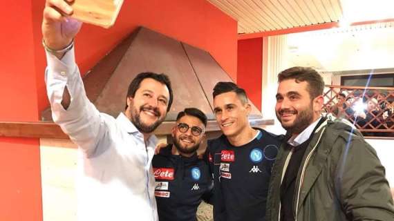 FOTO - Salvini incontra Insigne, Callejon e De Laurentiis jr: "Simpaticissimi! Viva il bel calcio"