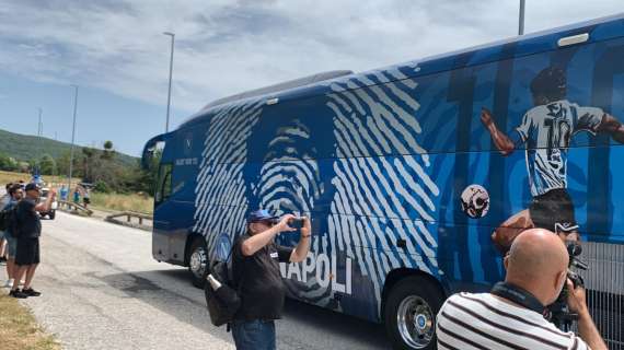 VIDEO – Il Napoli è sbarcato in Abruzzo! L’arrivo del pullman a Rivisondoli