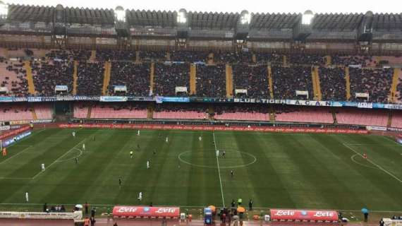 RILEGGI LIVE - Napoli-Pescara 3-1 (47' Tonelli, 49' Hamsik, 85' Mertens, 90'+4 Caprari): uno-due azzurro devastante, poi il belga chiude i giochi!