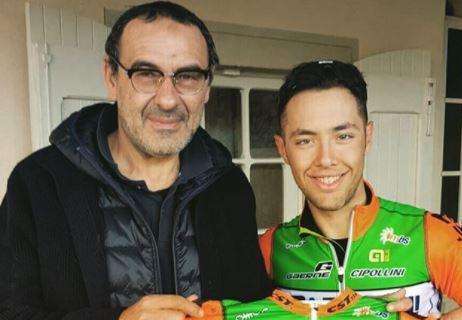 FOTO - Il ciclista Albanese incontra Sarri: "Regalo speciale per un grandissimo uomo di sport"