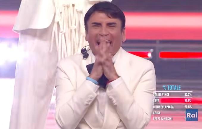 Sanremo 2026, trionfa Sal Da Vinci! Tanta commozione e dedica a Napoli