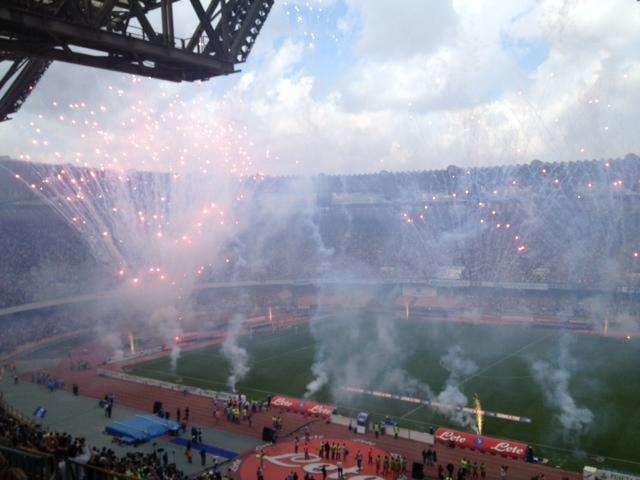 De La dice "Fuoco!" e Napoli s'infiamma: il futuro è azzurro, serve fiducia e serenità!