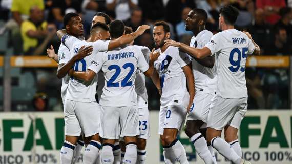 VIDEO - L’Inter tiene il passo: 2-0 in scioltezza a Cagliari, gol e highlights