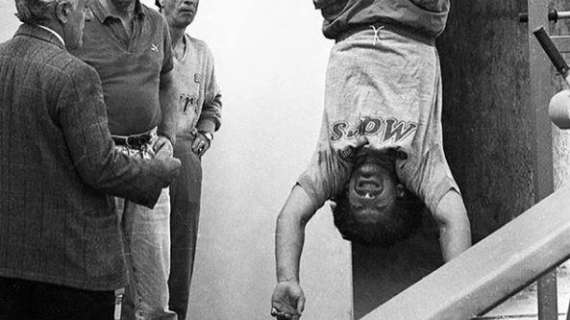 Maradona, l'ex preparatore Signorini: "Fu soffocato dall'amore di Napoli"