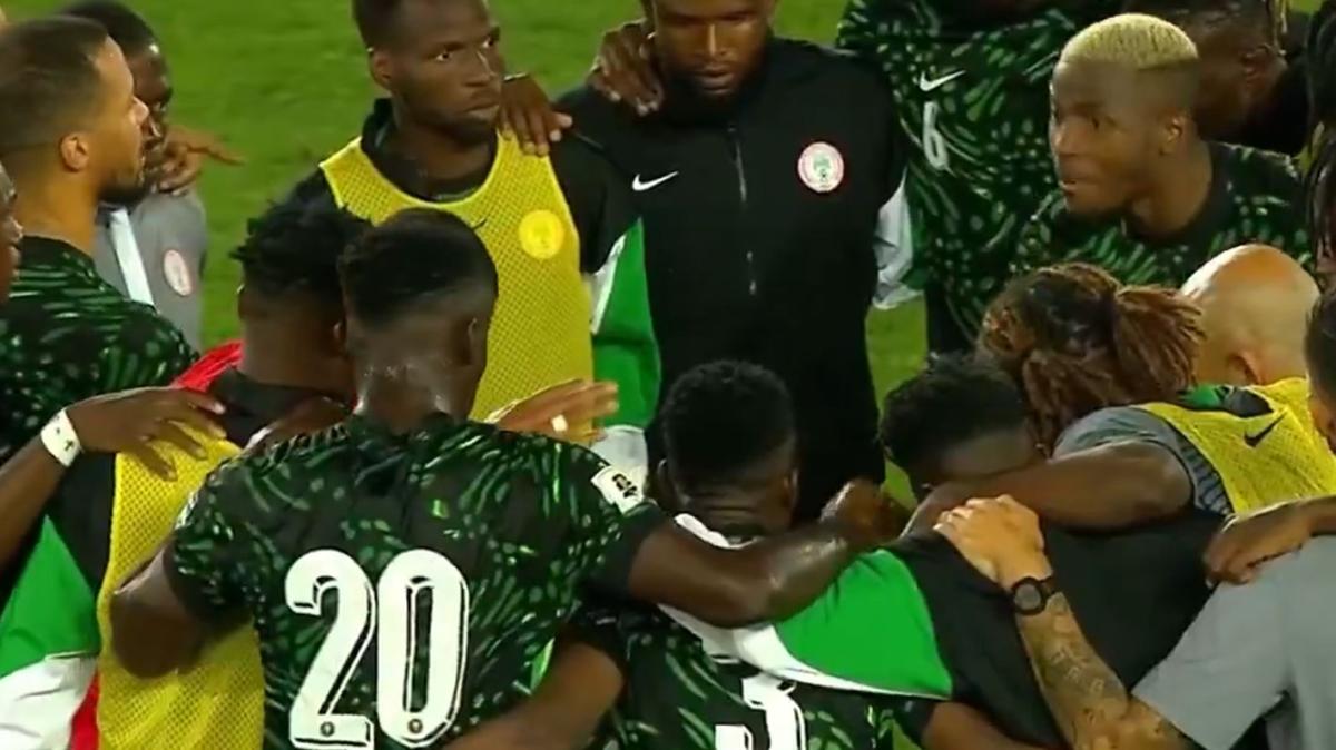Osimhen è diventato il leader della Nigeria: il discorso alla squadra è virale sui social