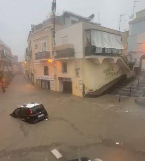 Maltempo in Campania, nubifragio a Ischia: paura a Forio e Casamicciola
