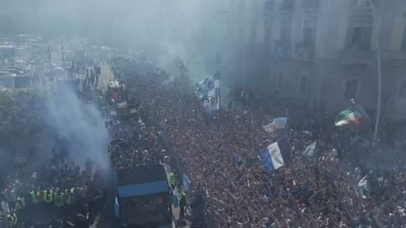 350mila persone sul lungomare e 170 paesi collegati: i numeri della parata Scudetto