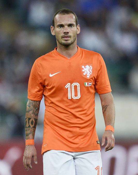 Nizza, scoppia il caso Sneijder: l'allenatore lo snobba e lui pensa di tornare in Turchia