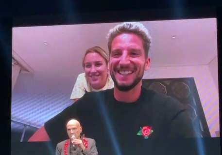 VIDEO - Mertens riceve il Premio San Gennaro: "Mi mancate, ma Napoli nostro rifugio. E' la città più bella del mondo!"