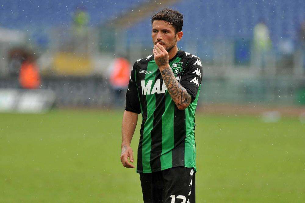 Sassuolo pericolosissimo: Sensi su punizione colpisce la traversa!